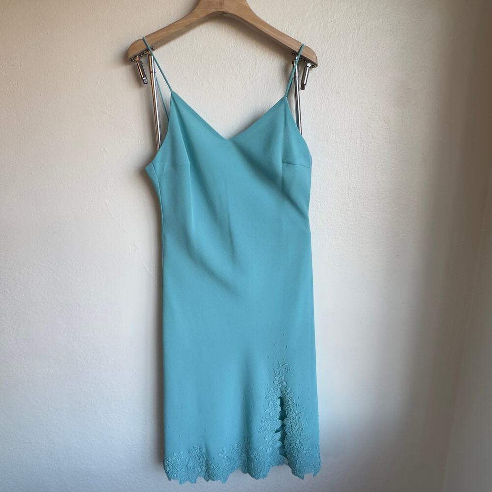 Elegant Blue Midi Dress - Picture 4 of 9